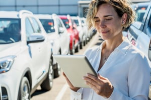 Customer using online resources before seeing an in-person car